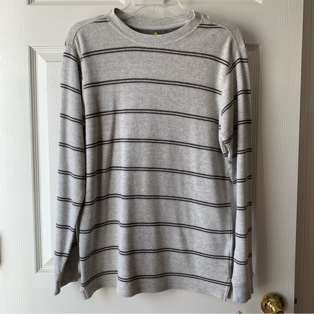 Rugged Trails gray stripe long sleeve thermal shirt size small